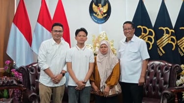 Terpisah 14 Tahun, Farel Prayoga Akhirnya Bertemu Ibu Kandung Difasilitasi oleh Kementerian Hukum