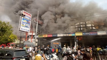 Kebakaran Hebat di Transhome Sleman, Dua Orang Dilaporkan Meninggal Dunia