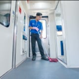 Netizen Jepang Apresiasi Kebersihan KRL dan Dedikasi Petugas KAI Services