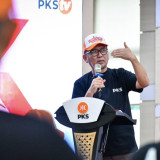 Soal Fenomena  Absent Parenting , Presiden PKS Almuzzammil Yusuf: Menjadi Ayah yang Hadir Adalah Amanah