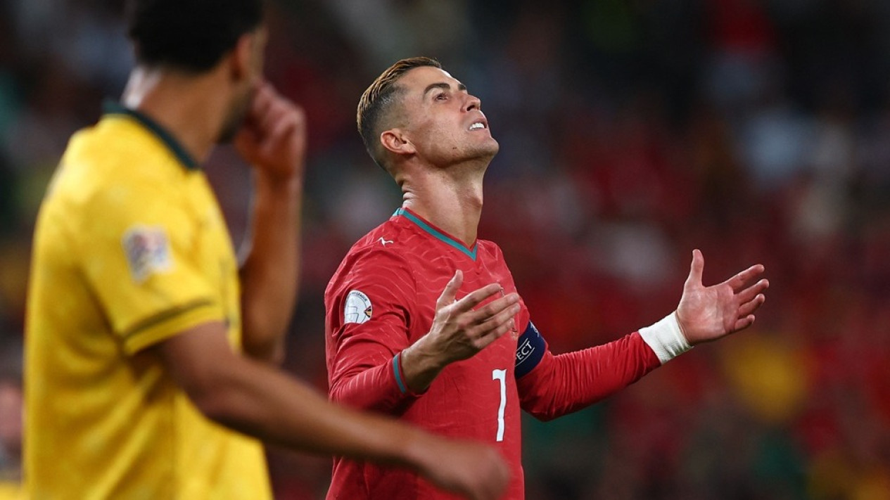 Survei Membuktikan Mayoritas Warga Portugal Lebih Berpihak kepada Jorge Jesus ketimbang Cristiano Ronaldo
            - galeri foto