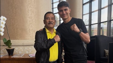 Reuni Persib Bandung di FIFA ASEAN Cup, Kevin Ray Mendoza Sempatkan Kunjungi Umuh Muchtar