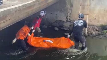 Geger! Mayat Pria Ditemukan Mengambang di Danau Setu Sasak Pamulang, Polisi Temukan Surat Talak dan Kunci Motor