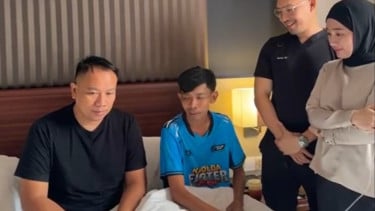 Vicky Prasetyo Menangis Saat Dede Sunandar Pingsan, Curhat Perjuangan Cari Nafkah