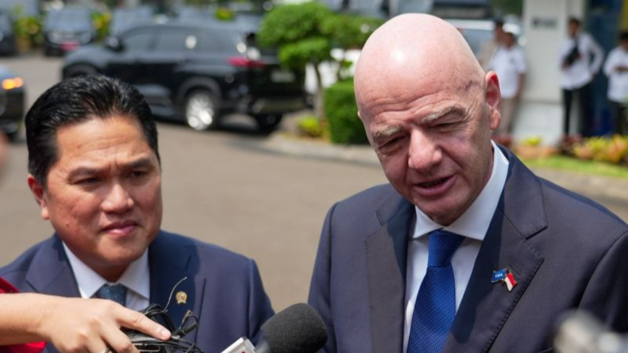 Prabowo Terima Kunjungan Presiden FIFA di Istana
            - galeri foto