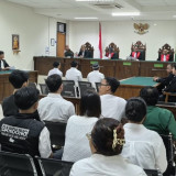 Sidang Dugaan Pengeroyokan oleh Oknum DPRD Bekasi: JPU Tuntut 10 Bulan, Keluarga Korbaan Kecewa dan Siap Lapor Kejagung