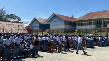 Rayakan HUT ke-32 dan Hari Kesaktian Pancasila, SMAN 1 Paniai Padukan Semangat Pancasila dan Kearifan Budaya Lokal Papua