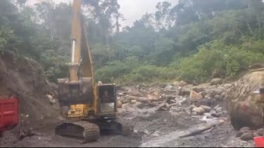 Cegah Bencana Ekologis Polisi Gerebek Tambang Ilegal di Padang Pariaman, Pemodal dan Alat Berat Diamankan