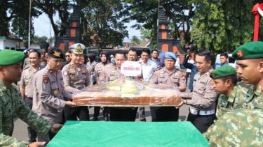 HUT ke-81 TNI, Polresta Malang Kota Kirim Tujuh Tumpeng ke Satuan TNI