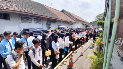 KAI Services Regional 6 Yogyakarta Gelar Walk Interview untuk Posisi Pramugara dan Pramugari Kereta Api