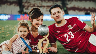 Kini Bahagia Bersama Justin Hubner, Begini Cara Jennifer Coppen Bangkit dari Duka Masa Lalu