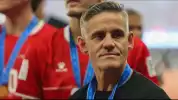 John Herdman Akui Sempat Ketakutan Saat Jadi Pengibar Bendera Finis MotoGP Mandalika 2026