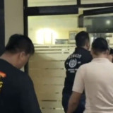 Ditusuk Pakai 3 Pisau Sampai Bengkok, Istri Bos Besi Tua Dianiaya Brutal oleh Pelanggan Sendiri di Bekasi, Pelaku Ditangkap
