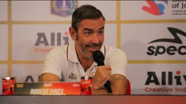 Main di Markas Timnas Indonesia, Legenda Arsenal Robert Pires Terkejut dengan Sambutan Fans Tanah Air Jelang Hadapi United Legends