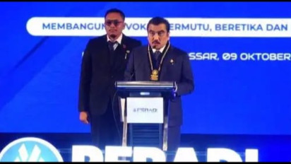 Lantik Pengurus Peradi Profesional se-Sulsel, Harris Arthur Hedar Tekankan Pentingnya Kode Etik Profesi