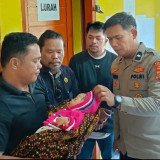 Warga Tapteng Digegerkan Penemuan Bayi Perempuan di Pinggir Jalan