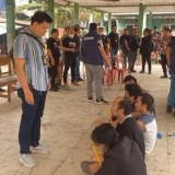 Sarang Narkoba di Palembang Digerebek, Polisi Sita Sabu, Alat Isap hingga Senjata Tajam dan 9 Orang Diamankan