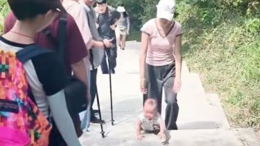 Viral, Bayi 9 Bulan Naik Gunung, Hebohkan Media Sosial hingga Picu Perdebatan