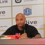 ‎Thierry Henry Bicara Jujur soal Atmosfer Fans MU dan Arsenal di SUGBK: Senang Bisa Tampil di Sini