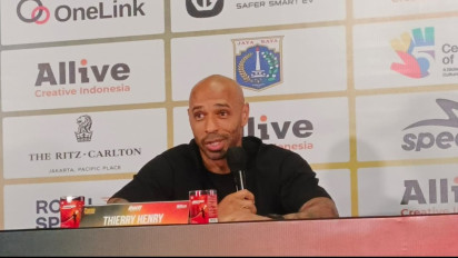 ‎Thierry Henry Bicara Jujur soal Atmosfer Fans MU dan Arsenal di SUGBK: Senang Bisa Tampil di Sini