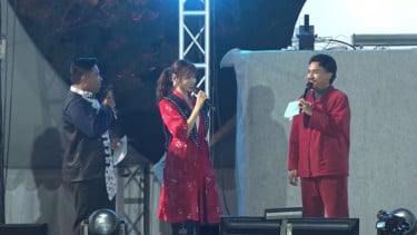 Mirip Banget, Rina Nose Tiru Gaya Gubernur Sherly Tjoanda di Pesta Rakyat Malut: Chelsea Mana Kopinya?