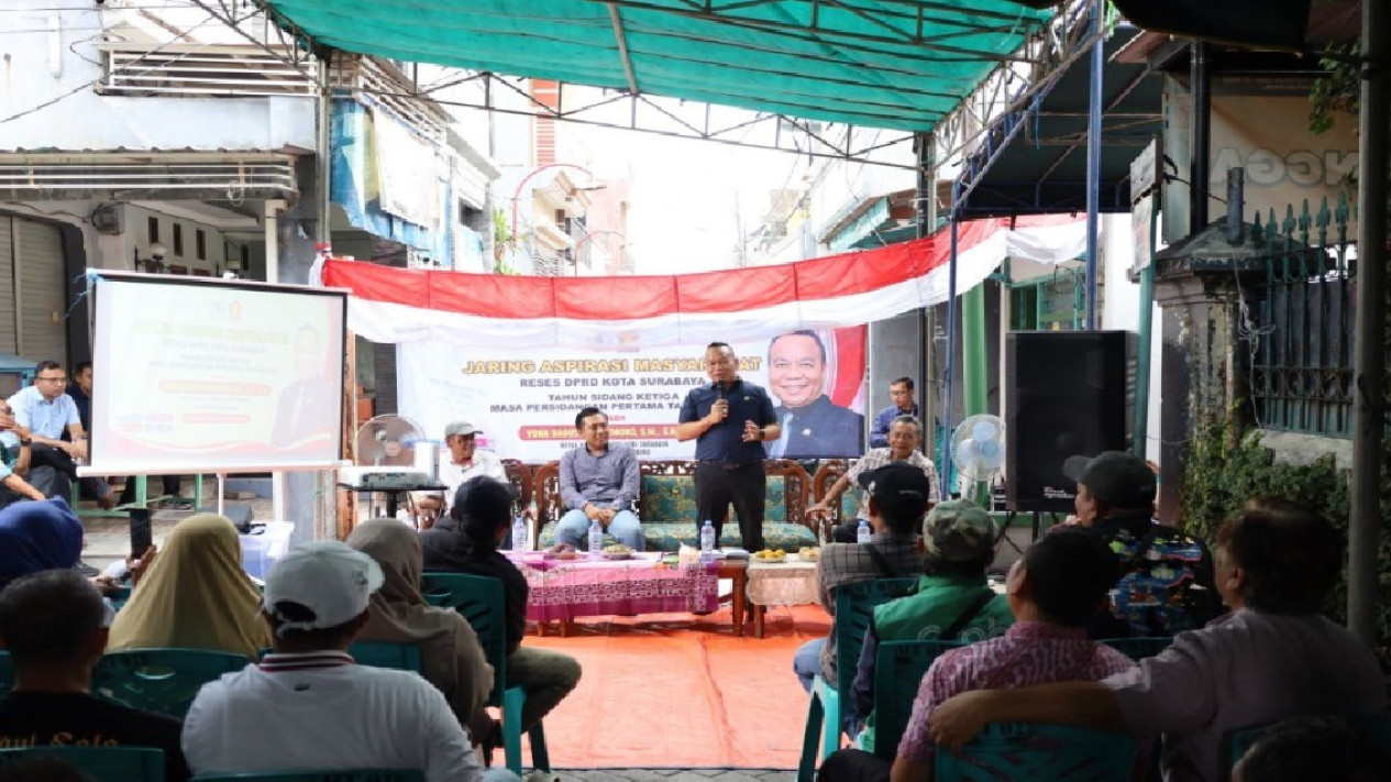 DPRD Surabaya Kawal Usulan Drainase dan Rumah Tak Layak Huni
            - galeri foto