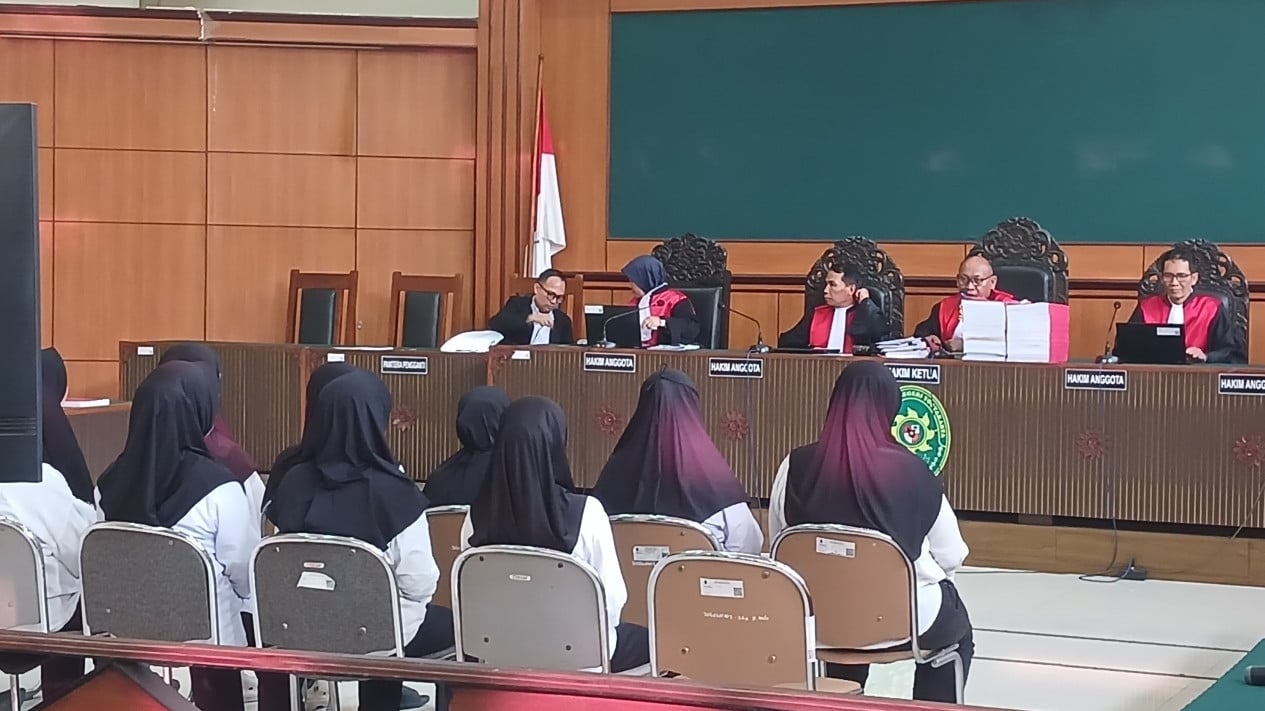 11 Pengasuh Daycare Little Aresha Dituntut 5 Tahun Penjara, Denda Rp250 Juta dan Restitusi Rp14 Juta
            - galeri foto