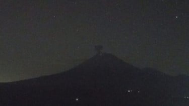 Gunung Semeru Erupsi Lima Kali Beruntun dalam Semalam, Tinggi Letusam Abu Capai 1 Km