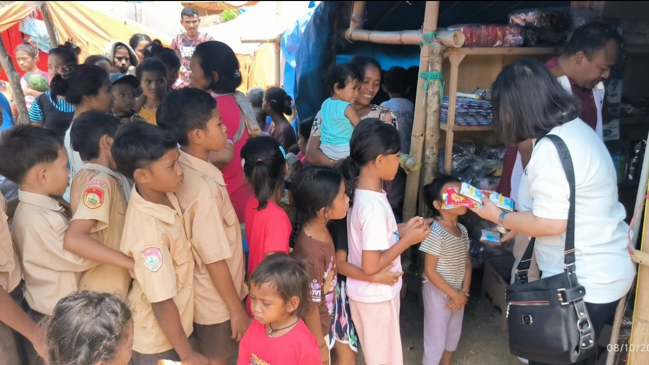 Luka Flores Jadi Duka Bersama: Bantuan Medis dan Dana Tunai Mengalir Kuatkan Penyintas Gempa NTT
            - galeri foto