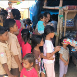 Luka Flores Jadi Duka Bersama: Bantuan Medis dan Dana Tunai Mengalir Kuatkan Penyintas Gempa NTT