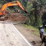 Longsor Tutup Ruas Jalan Nasional Tapan-Batas Jambi, Kemen PU Percepatan Penanganan