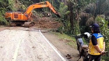 Longsor Tutup Ruas Jalan Nasional Tapan-Batas Jambi, Kemen PU Percepatan Penanganan