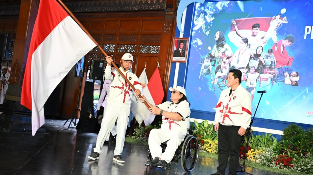 Lepas 103 Atlet Kontingen Indonesia ke Asian Para Games, Erick Thohir Tantang Thailand
            - galeri foto