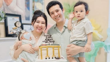 Mengenal Tedak Siten, Tradisi Adat Jawa yang Digelar Via Vallen