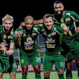 Mengenang Gelar Juara 2004, Persebaya Kembali Angkat Jersey Legendaris