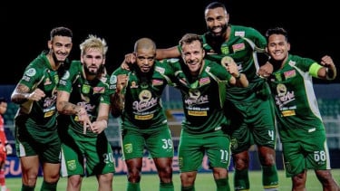 Mengenang Gelar Juara 2004, Persebaya Kembali Angkat Jersey Legendaris