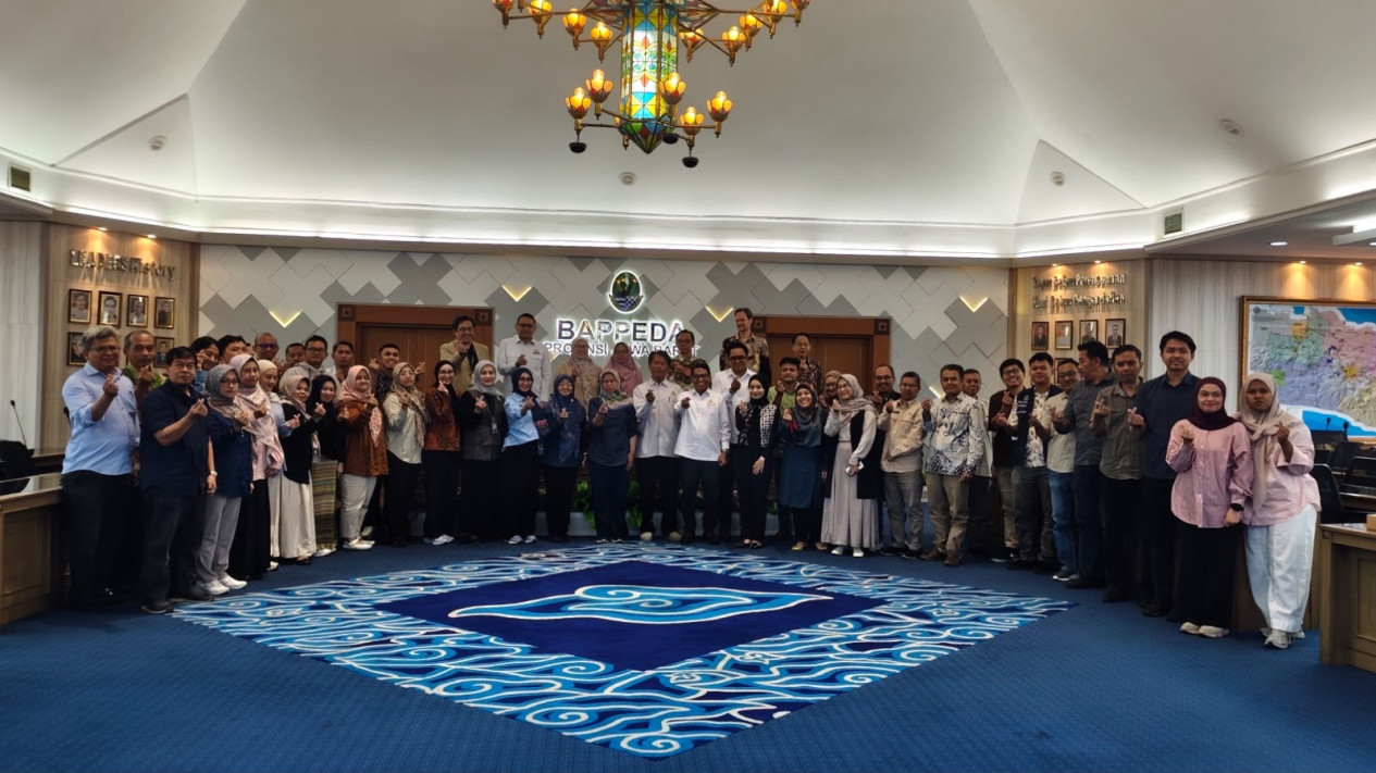 Tekan Pengangguran Lulusan SMK, KADIN Indonesia Dorong Transformasi Vokasi di Jawa Barat
            - galeri foto