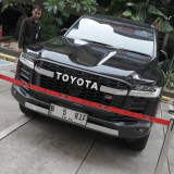 KPK Sita Mobil Mewah Milik Eks Bupati Kebumen Terkait Kasus Suap Summarecon