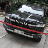 Mobil Mewah Milik Bupati Kebumen yang Digunakan untuk Tarik Uang Dugaan Suap Lahan HGB Disita KPK