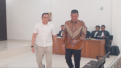 Didakwa Terima Rp872,5 Juta, Wabup PALI Iwan Tuaji dan Alhefy Kurniawan Jalani Sidang Perdana