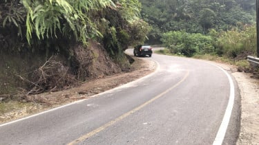 Pembersihan Material Longsor di Ruas Jalan Tapan-Batas Jambi, Menteri PU: Akses Kembali Fungsional