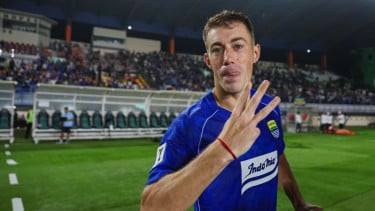 Media Vietnam Sebut Gara-gara Penalti Peralta, Persib Buat Posisi Pelatih The Cong Viettel FC Terancam