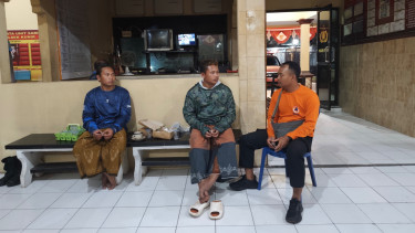 Perahu Nelayan Asal Jember Terbalik Dihantam Ombak di Perairan Lumajang, Satu Orang Masih Hilang