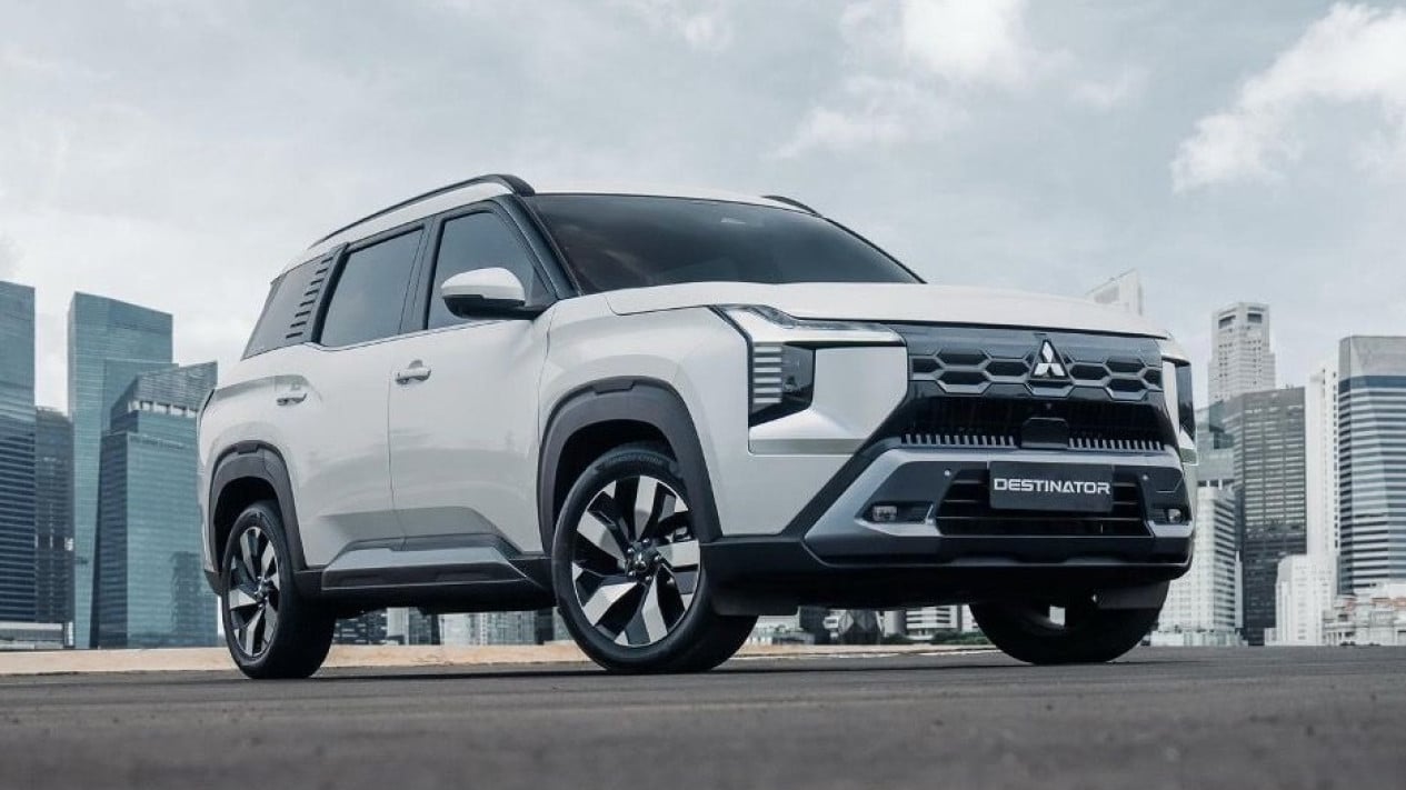 Harga Mitsubishi Destinator Mulai Rp402 Juta, Ini Fitur yang Didapat
            - galeri foto