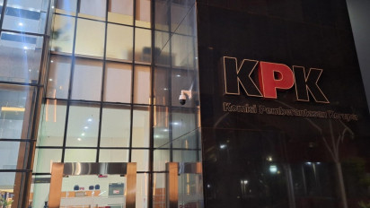 KPK OTT 20 Orang Termasuk Bupati Klaten