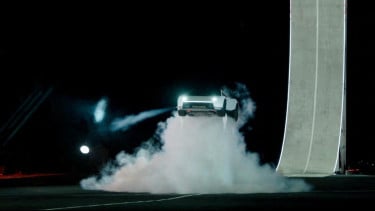 Elon Musk Resmi Perkenalkan Tesla Roadster, Mobil Sport Listrik Ini Bisa Terbang dan Langsung Ngebut Kurang dari 1 Detik
