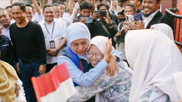 Gubernur Khofifah Salurkan Bantuan Afirmasi Pendidikan 450 Murid di Madura Raya, Keterbatasan Ekonomi Tak Hambat Sekolah
