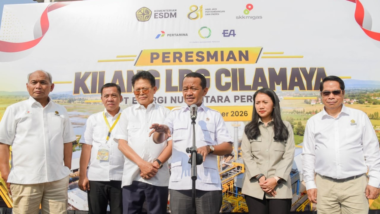 Pemerintah Percepat Sambungan Listrik Gratis di Jabar, Target Naik Jadi 25 Ribu Rumah Tangga
            - galeri foto