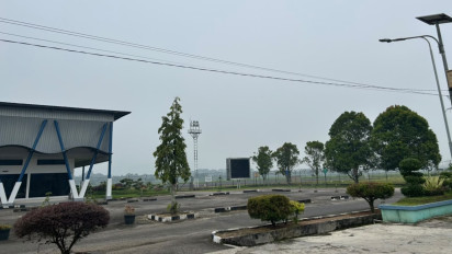 Polusi Asap Selimuti Bandara di Tapteng, Jarak Pandang Hanya 3 Kilometer