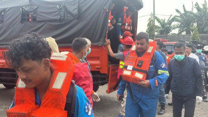 Basarnas Sebut 26 Kru Kapal Terbakar Tiba di Kota Bengkulu dengan Selamat